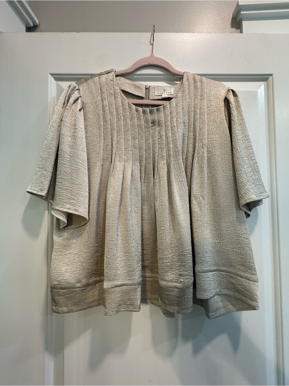 Textured Pintuck Short Sleeve Top in Light Beige/Gold Shimmer